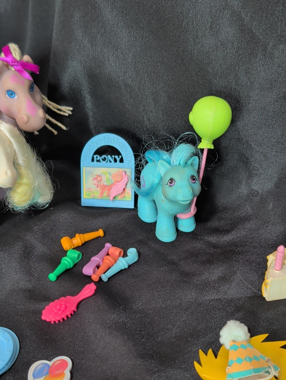 Vintage My Little Pony Lot! Birthday Party, Pony Clothes, And 6 Ponies! - Picture 10 of 11